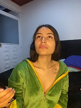 hotwife26 online show from October 29, 10:45 pm