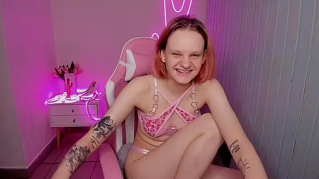 Elieiza xo online show from October 8, 9:35 am