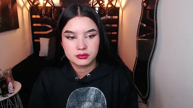 Natalie loffreda online show from April 8, 8:11 pm