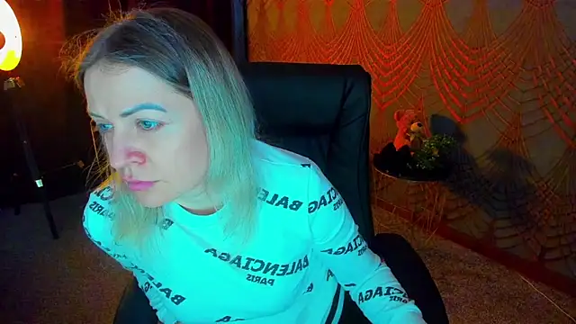 Anna Snows online show from April 3, 1:42 pm