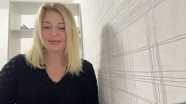 Snapshot of Blondie_xoxoxo chatting on September 26, 10:57 am Blondie xoxoxo online show from September 26, 10:57 am
