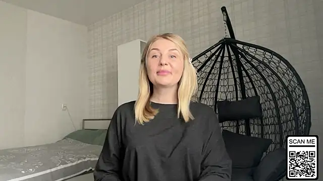 Blondie xoxoxo online show from March 31, 10:59 am