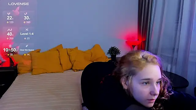 Snapshot of uco_mon chatting on October 11, 3:37 pm uco mon online show from October 11, 3:37 pm