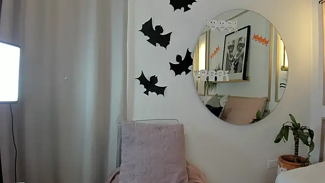 Ashley Monroe online show from October 28, 12:00 pm