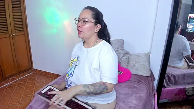 Ashley Monroe online show from March 4, 6:47 pm