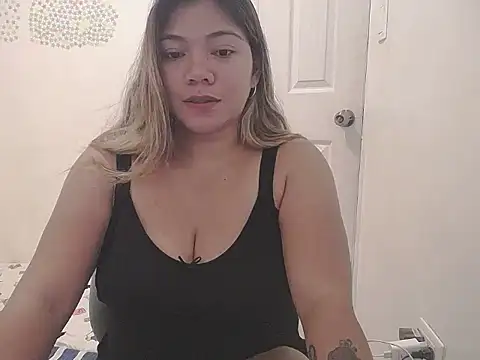 Snapshot of briannalove222 chatting on September 30, 1:33 am briannalove222 online show from September 30, 1:33 am