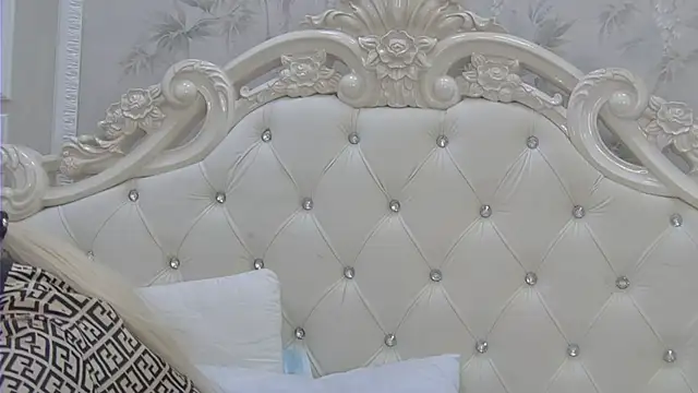 EllieFrosty  online show from April 16, 12:00 am