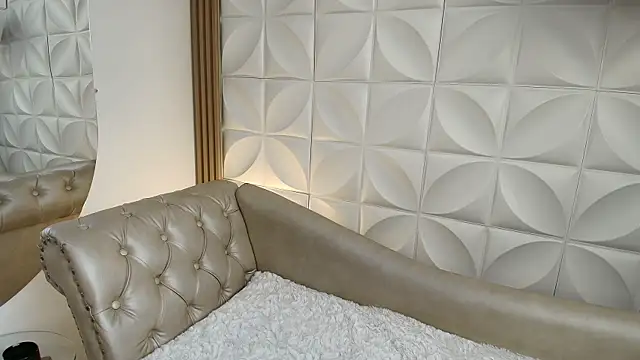 Lily rousee  online show from April 10, 12:44 pm