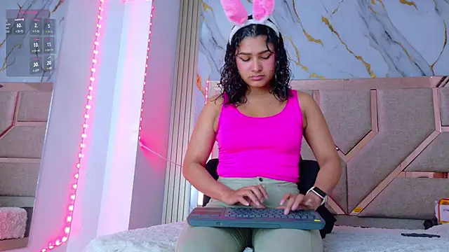 DakotaTylerr online show from April 10, 11:05 am