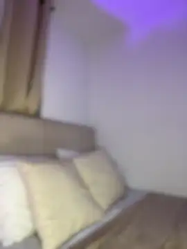 Bella-taylorr online show from April 17, 6:26 am