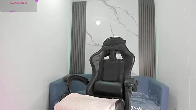 ShaunaDream online show from October 2, 3:11 am