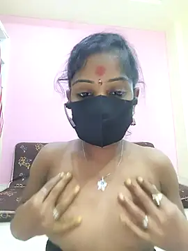 Snapshot of mounika26 chatting on September 28, 8:30 am mounika26 online show from September 28, 8:30 am