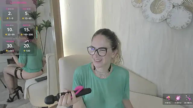 Velora   online show from October 3, 3:44 am