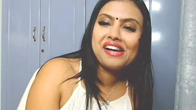 Indian GlowingMiax online show from November 2, 1:25 pm