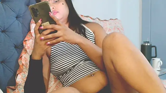 Indian GlowingMiax online show from September 17, 4:05 pm