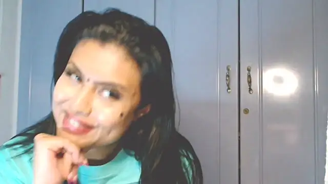 Indian GlowingMiax online show from October 14, 7:16 pm