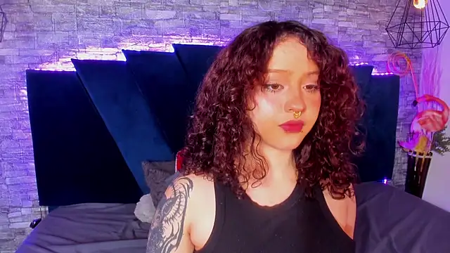 Suxan White  online show from April 8, 9:50 pm