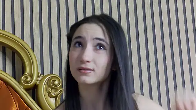 CarolinaBlair online show from April 4, 8:13 am