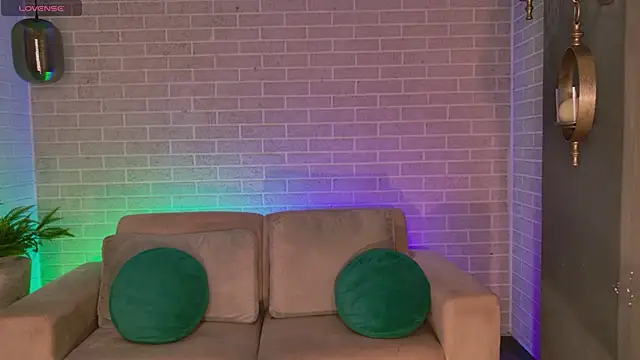 Snapshot of AprilRhodes_ chatting on October 20, 12:35 am AprilRhodes online show from October 20, 12:35 am