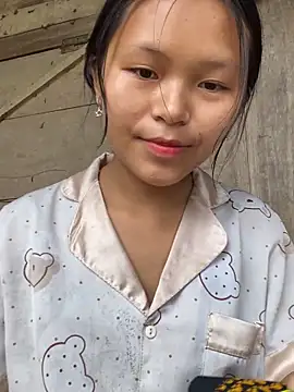 milo bae online show from April 20, 3:09 am