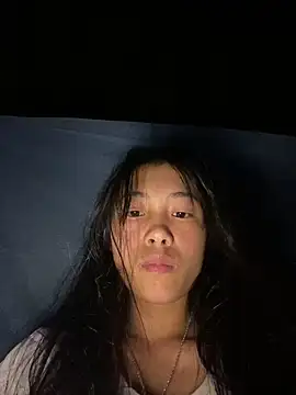 Snapshot of EmLy02 chatting on October 9, 1:37 pm EmLy02 online show from October 9, 1:37 pm