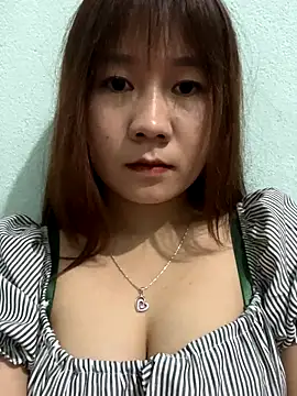 qinejr37 online show from November 24, 1:51 am