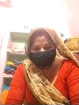 Rajnee33A online show from April 12, 4:54 pm