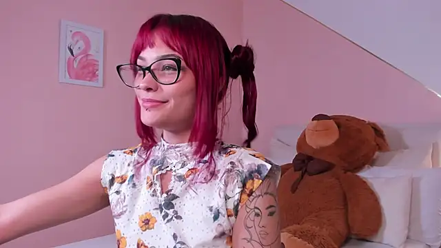 mae lyra online show from November 12, 9:46 pm