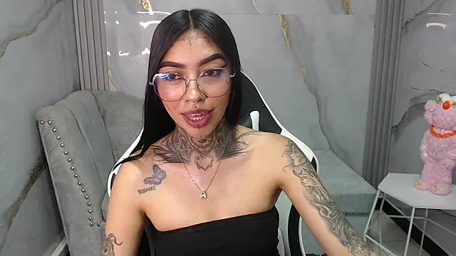 Ashley Blum v online show from October 1, 8:14 pm