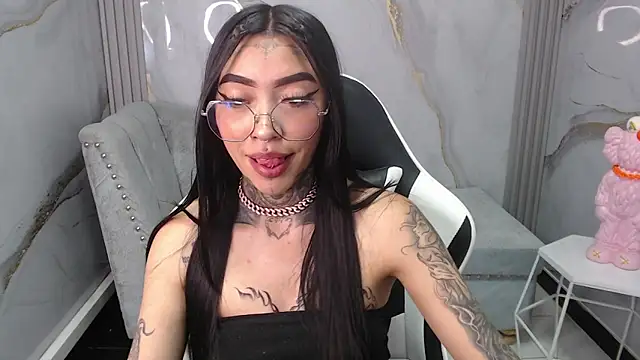 Ashley Blum v online show from October 10, 8:14 pm