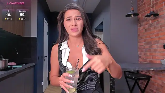Snapshot of Andriana_1 chatting on October 14, 11:29 pm Andriana 1 online show from October 14, 11:29 pm