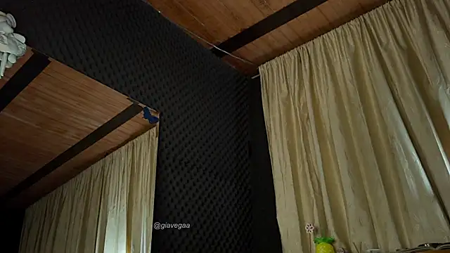 gigifontaine   online show from January 11, 8:58 pm