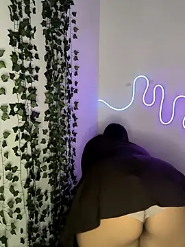 butterfly777  online show from February 13, 8:38 am