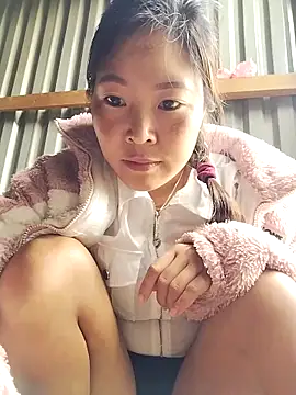 Snapshot of vivi_cute chatting on September 16, 12:51 am vivi cute online show from September 16, 12:51 am