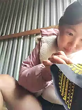 Snapshot of vivi_cute chatting on October 9, 7:56 am vivi cute online show from October 9, 7:56 am