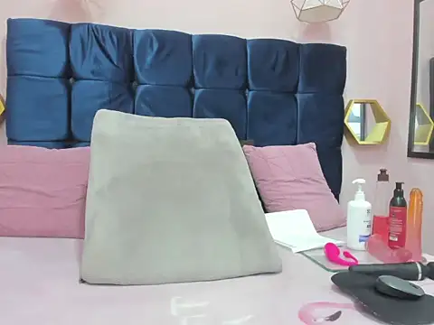 candy big tits18 online show from October 30, 12:35 am