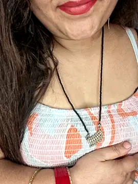 indian-hotmilfs online show from April 16, 9:39 pm