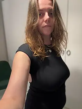 TenderLaGlamor online show from September 10, 6:30 pm