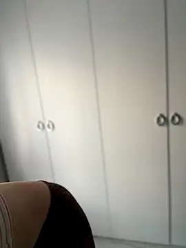 TenderLaGlamor online show from October 11, 4:42 pm