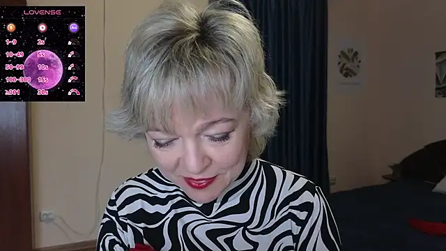 Snapshot of Rosette_Pricky chatting on October 25, 2:25 pm Rosette Pricky online show from October 25, 2:25 pm