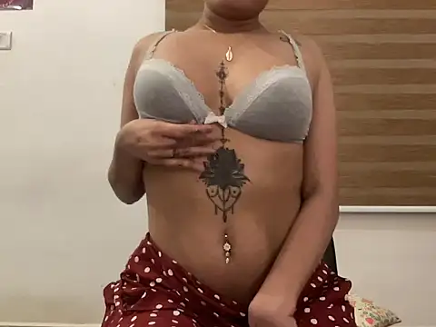 LucytheDevilQueen online show from November 10, 2:45 pm