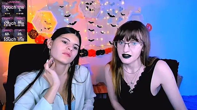 lizzie boom online show from October 26, 8:15 pm