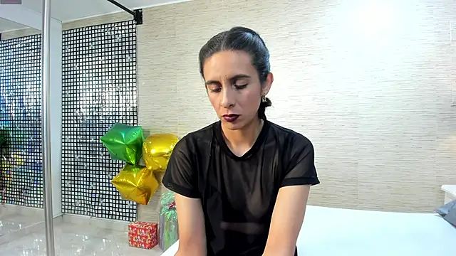 MiaAmore  online show from November 21, 9:28 pm