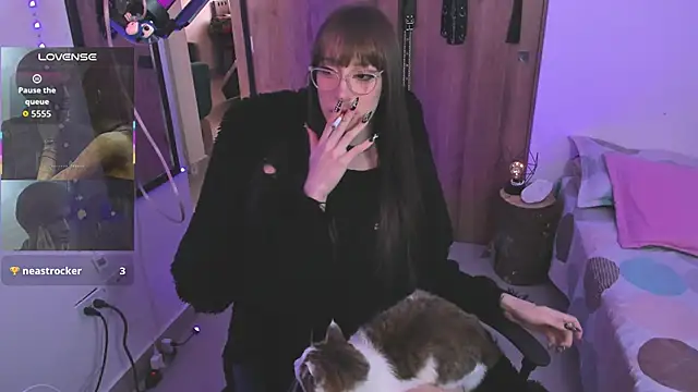 starrraura online show from December 22, 7:06 pm