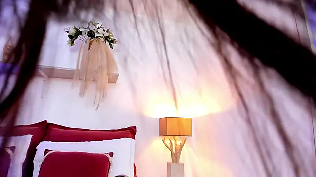 LuciaBenett  online show from November 15, 7:37 pm