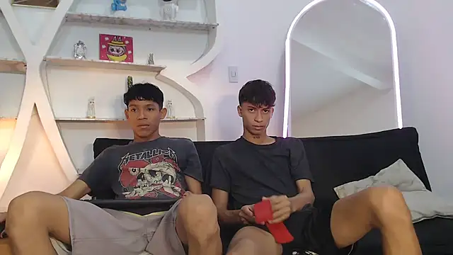 Snapshot of BEAUTY_BOYS1 chatting on October 3, 7:46 am BEAUTY BOYS1 online show from October 3, 7:46 am