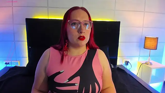 Snapshot of fieryluciana chatting on October 17, 4:05 am fieryluciana online show from October 17, 4:05 am