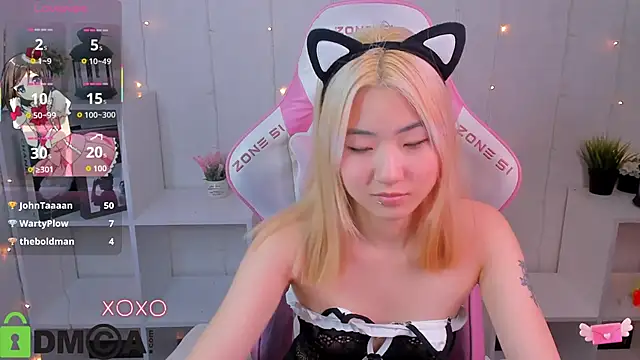 Aisi 18 online show from November 27, 1:41 am