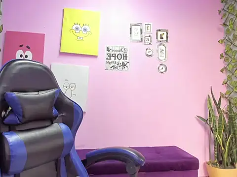 Tammy Thompson  online show from November 10, 1:50 pm