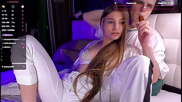 Kimberly Wolker online show from April 4, 2:38 pm